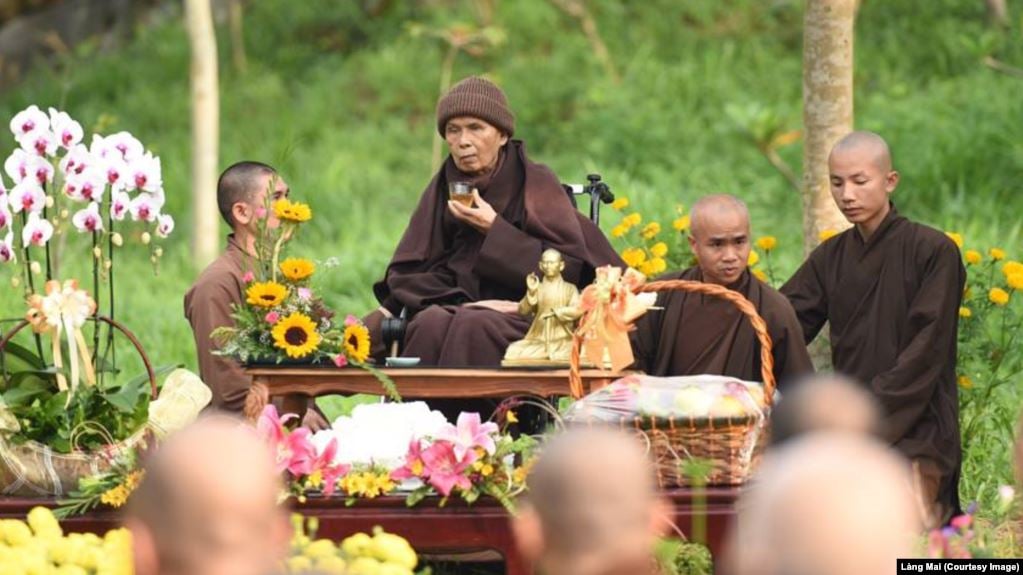 Làng Mai - Thiền Trà