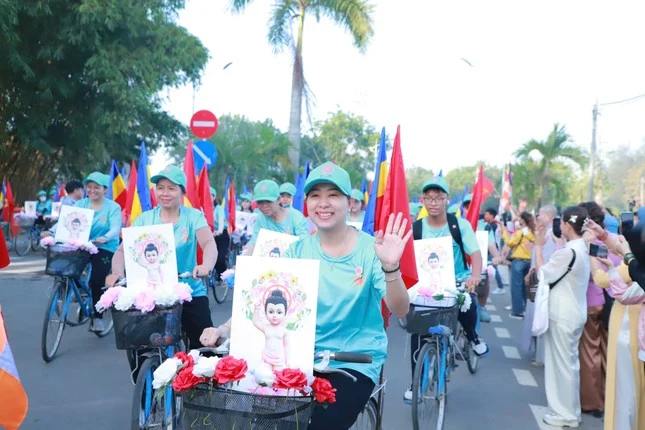 Vesak 2025 - Diễu hành vì môi trường